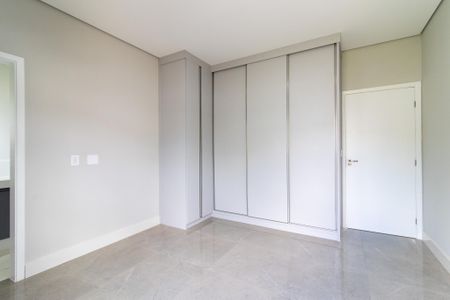 Casa de condomínio à venda com 200m², 4 quartos e sem vaga Casa de condomínio à venda com 200m², 4 quartos e sem vagaQuarto 1