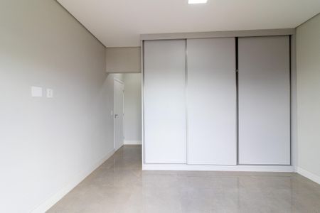 Casa de condomínio à venda com 200m², 4 quartos e sem vaga Casa de condomínio à venda com 200m², 4 quartos e sem vagaQuarto 2