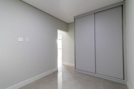 Casa de condomínio à venda com 200m², 4 quartos e sem vaga Casa de condomínio à venda com 200m², 4 quartos e sem vagaQuarto 3