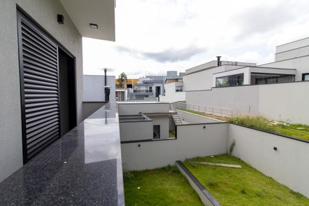 Casa de condomínio à venda com 200m², 4 quartos e sem vaga Casa de condomínio à venda com 200m², 4 quartos e sem vagavaranda