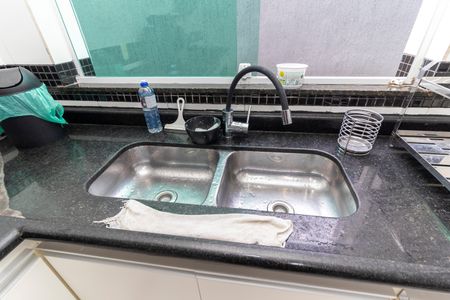 Casa à venda com 201m², 3 quartos e 2 vagas Casa à venda com 201m², 3 quartos e 2 vagasCozinha - Torneira