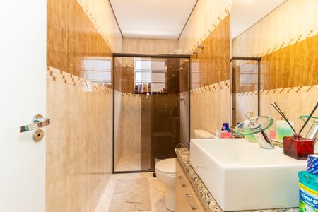 Casa à venda com 201m², 3 quartos e 2 vagas Casa à venda com 201m², 3 quartos e 2 vagasBanheiro da Suíte