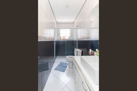 Casa à venda com 201m², 3 quartos e 2 vagas Casa à venda com 201m², 3 quartos e 2 vagasBanheiro Social