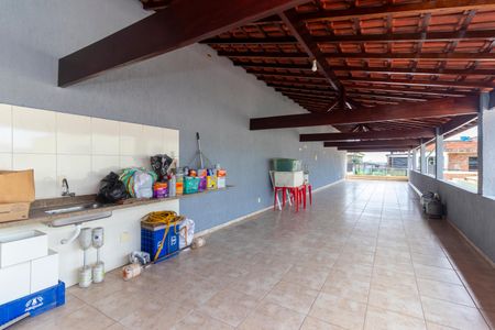 Casa à venda com 201m², 3 quartos e 2 vagas Casa à venda com 201m², 3 quartos e 2 vagasSalão