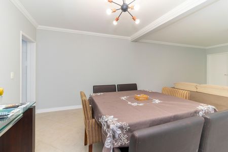 Casa à venda com 201m², 3 quartos e 2 vagas Casa à venda com 201m², 3 quartos e 2 vagasSala de Jantar