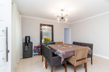 Casa à venda com 201m², 3 quartos e 2 vagas Casa à venda com 201m², 3 quartos e 2 vagasSala de Jantar