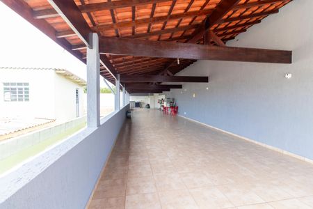 Casa à venda com 201m², 3 quartos e 2 vagas Casa à venda com 201m², 3 quartos e 2 vagasSalão