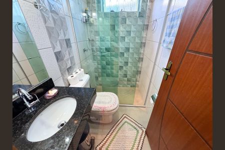 Casa à venda com 250m², 3 quartos e 3 vagasBanheiro 2