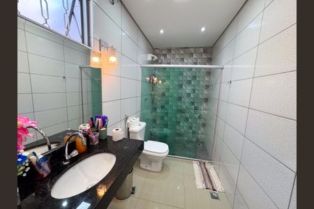 Casa à venda com 250m², 3 quartos e 3 vagasBanheiro