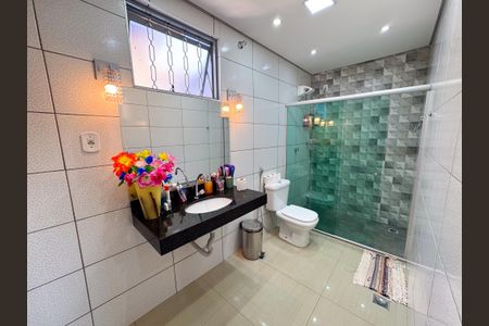 Casa à venda com 250m², 3 quartos e 3 vagasBanheiro