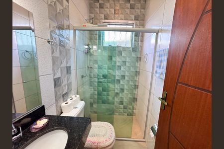 Casa à venda com 250m², 3 quartos e 3 vagasBanheiro 2