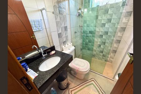 Casa à venda com 250m², 3 quartos e 3 vagasBanheiro 2