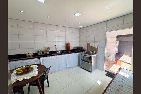 Casa à venda com 250m², 3 quartos e 3 vagasCozinha