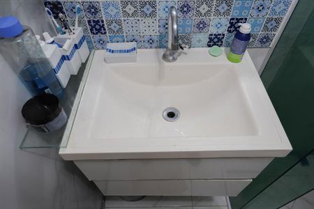 Apartamento à venda com 80m², 2 quartos e 1 vaga Apartamento à venda com 80m², 2 quartos e 1 vagaBanheiro