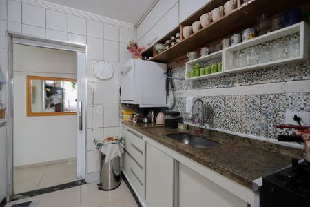Apartamento à venda com 80m², 2 quartos e 1 vaga Apartamento à venda com 80m², 2 quartos e 1 vagaCozinha e Área de serviço
