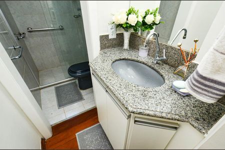 Apartamento à venda com 85m², 3 quartos e 2 vagasBanheiro social