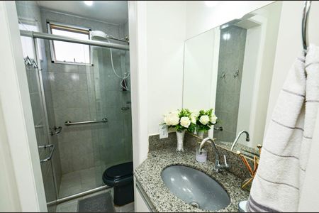 Apartamento à venda com 85m², 3 quartos e 2 vagasBanheiro social