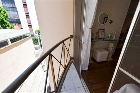 Apartamento à venda com 85m², 3 quartos e 2 vagasVaranda/ sala