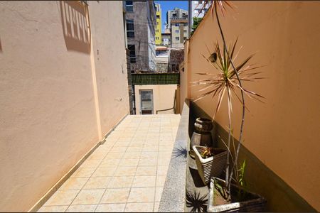 Apartamento à venda com 85m², 3 quartos e 2 vagasEntrada