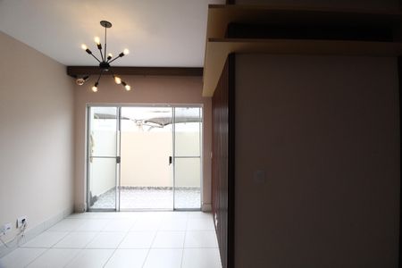 Apartamento para alugar com 70m², 3 quartos e 1 vagaSala