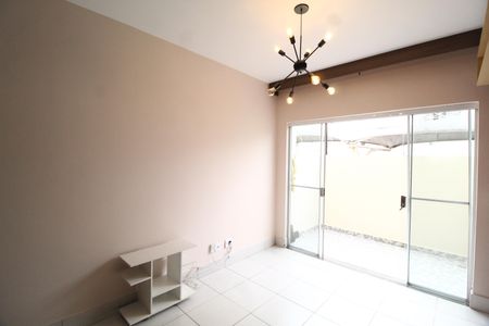 Apartamento para alugar com 70m², 3 quartos e 1 vagaSala
