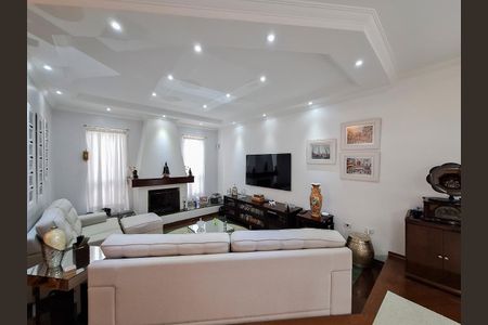 Casa à venda com 311m², 4 quartos e 6 vagasSala