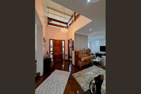 Casa à venda com 311m², 4 quartos e 6 vagasSala