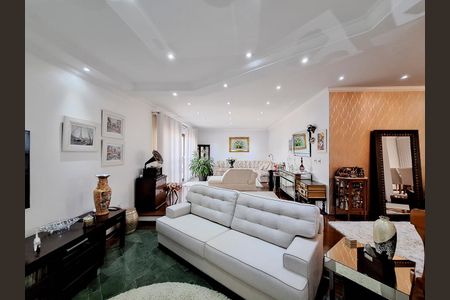 Casa à venda com 311m², 4 quartos e 6 vagasSala