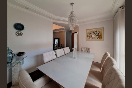 Casa à venda com 311m², 4 quartos e 6 vagasSala Jantar