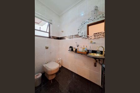 Casa à venda com 311m², 4 quartos e 6 vagasLavabo