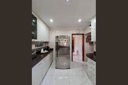 Casa à venda com 311m², 4 quartos e 6 vagasCozinha