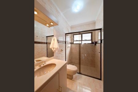 Casa à venda com 311m², 4 quartos e 6 vagasBanheiro