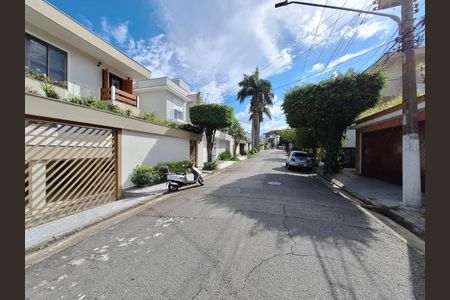 Casa à venda com 311m², 4 quartos e 6 vagasVista da Rua