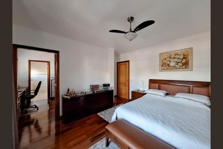 Casa à venda com 311m², 4 quartos e 6 vagasQuarto 4