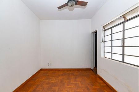 Casa à venda com 250m², 4 quartos e 4 vagas Casa à venda com 250m², 4 quartos e 4 vagasSuíte
