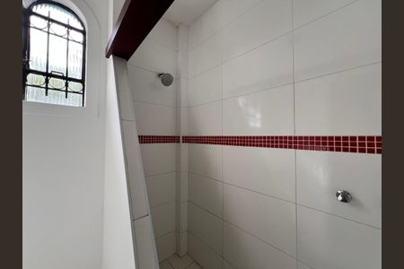 Casa à venda com 700m², 4 quartos e 2 vagasQuarto 2 Banheiro