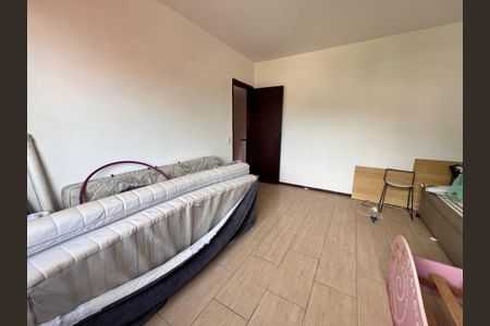 Casa à venda com 700m², 4 quartos e 2 vagasQuarto 2