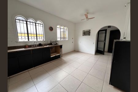 Casa à venda com 700m², 4 quartos e 2 vagasCozinha