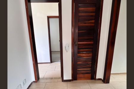 Casa à venda com 700m², 4 quartos e 2 vagasQuarto 2 Banheiro