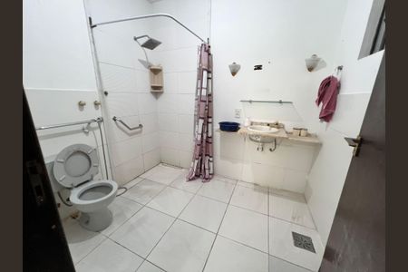 Casa à venda com 700m², 4 quartos e 2 vagasBanheiro
