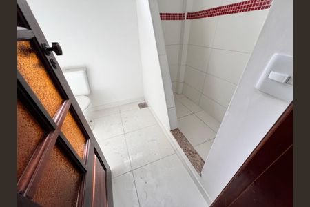 Casa à venda com 700m², 4 quartos e 2 vagasQuarto 2 Banheiro