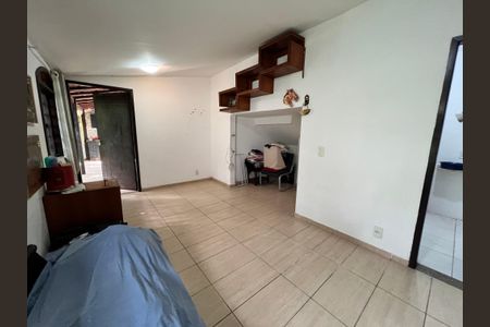 Casa à venda com 700m², 4 quartos e 2 vagasÁrea de Serviço - Quarto