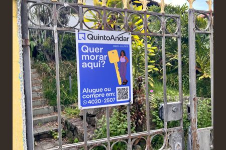 Casa à venda com 700m², 4 quartos e 2 vagasPlaquinha