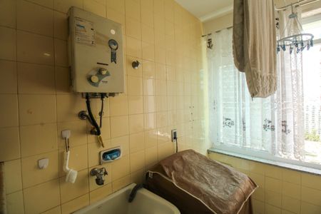 Apartamento à venda com 200m², 3 quartos e 1 vagaÁrea de Serviço