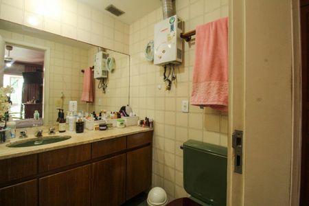 Apartamento à venda com 200m², 3 quartos e 1 vagaBanheiro da Suíte