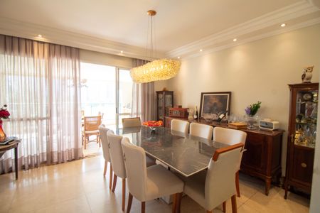 Apartamento à venda com 205m², 4 quartos e 5 vagasSala de Jantar