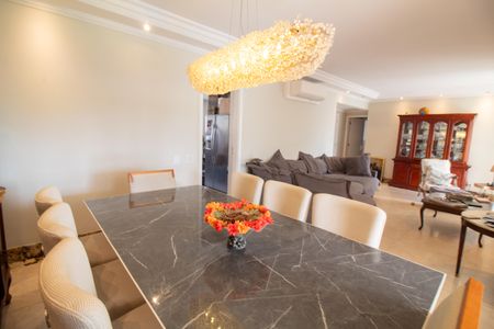 Apartamento à venda com 205m², 4 quartos e 5 vagasSala de Jantar