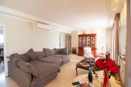 Apartamento à venda com 205m², 4 quartos e 5 vagasSala