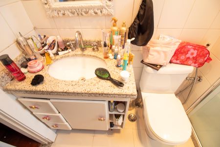 Apartamento à venda com 205m², 4 quartos e 5 vagasBanheiro da Suíte 2