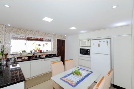 Casa à venda com 100m², 2 quartos e 1 vagaCozinha